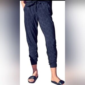 Athleta Snakeskin Brooklyn Ankle Joggers 6